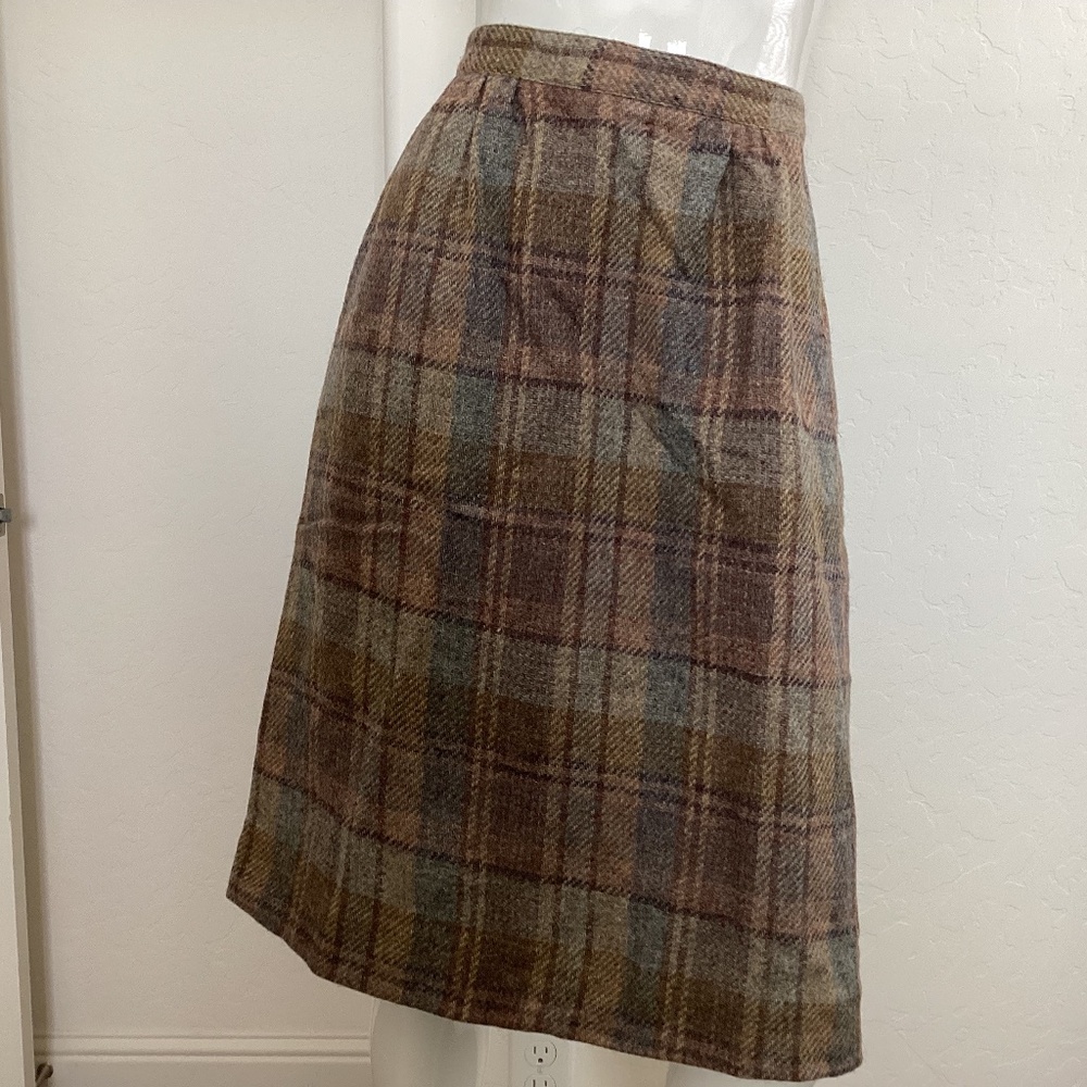 Eje vintage wool, A-line, wool skirt, brown plaid, fully-lined, 2 pockets, midi